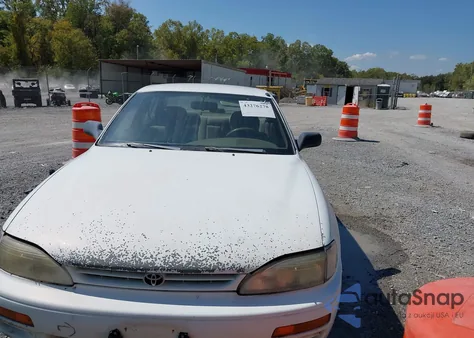 1996 Toyota Camry Dx/Le/Xle z USA, uszkodzony, nr VIN 4T1BG12K7TU753607